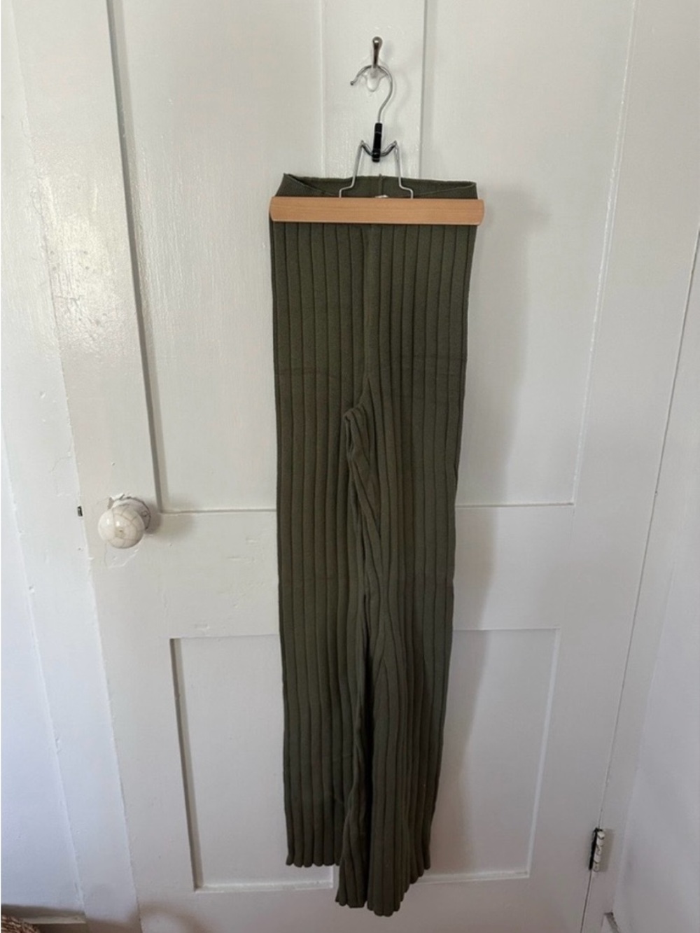 Organic Basics ribbed green pants